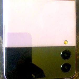 I have two of the same phones so I’m selling one